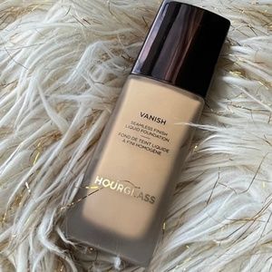 Hourglass Cosmetics Vanish Seamless Finish Liquid Foundation Golden Natural